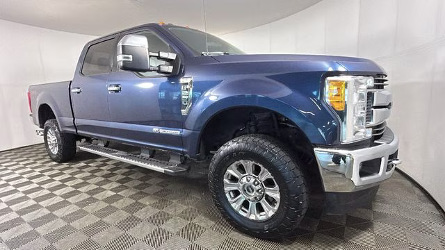2017 Blue Ford Super Duty F-250 SRW XLT 4X4 Truck