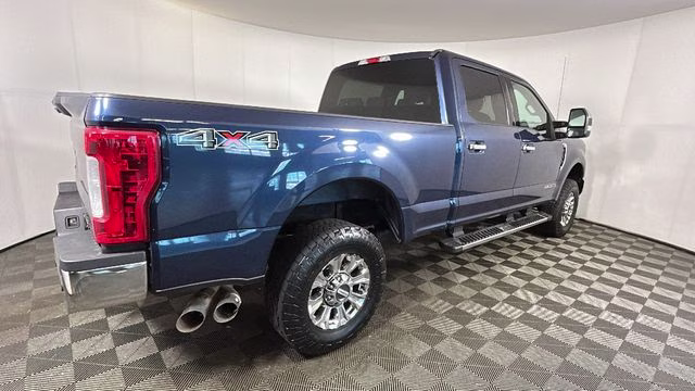 2017 Blue Ford Super Duty F-250 SRW XLT 4X4 Truck