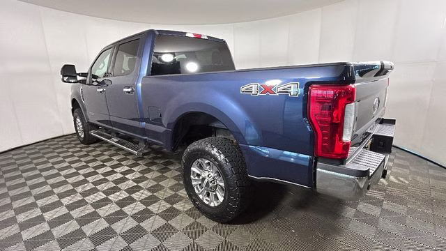 2017 Blue Ford Super Duty F-250 SRW XLT 4X4 Truck