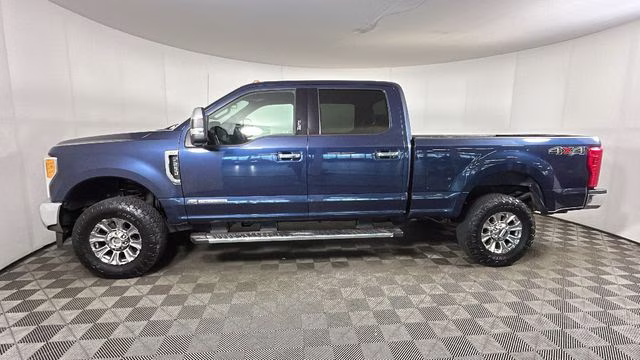 2017 Blue Ford Super Duty F-250 SRW XLT 4X4 Truck