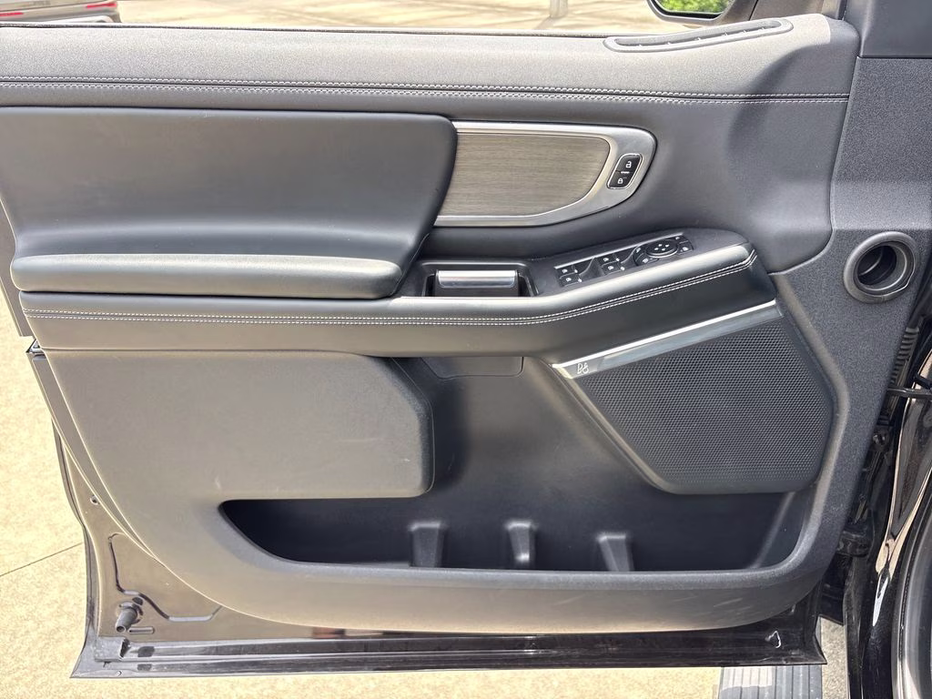 2025 Black Metallic Ford Expedition Max Platinum 4X4 SUV
