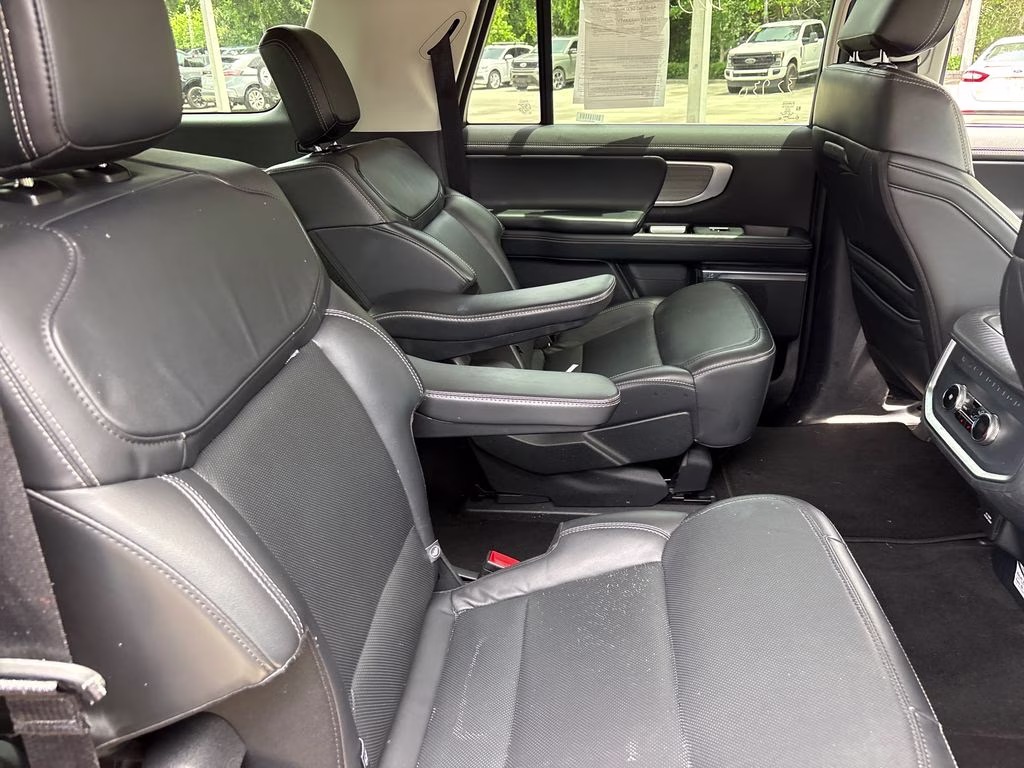 2025 Black Metallic Ford Expedition Max Platinum 4X4 SUV