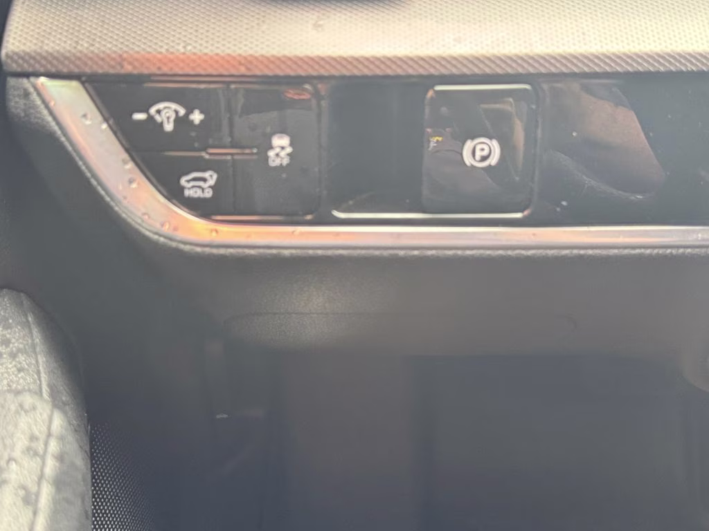 2023 Glacial White Pearl Kia Sportage SX-Prestige FWD SUV