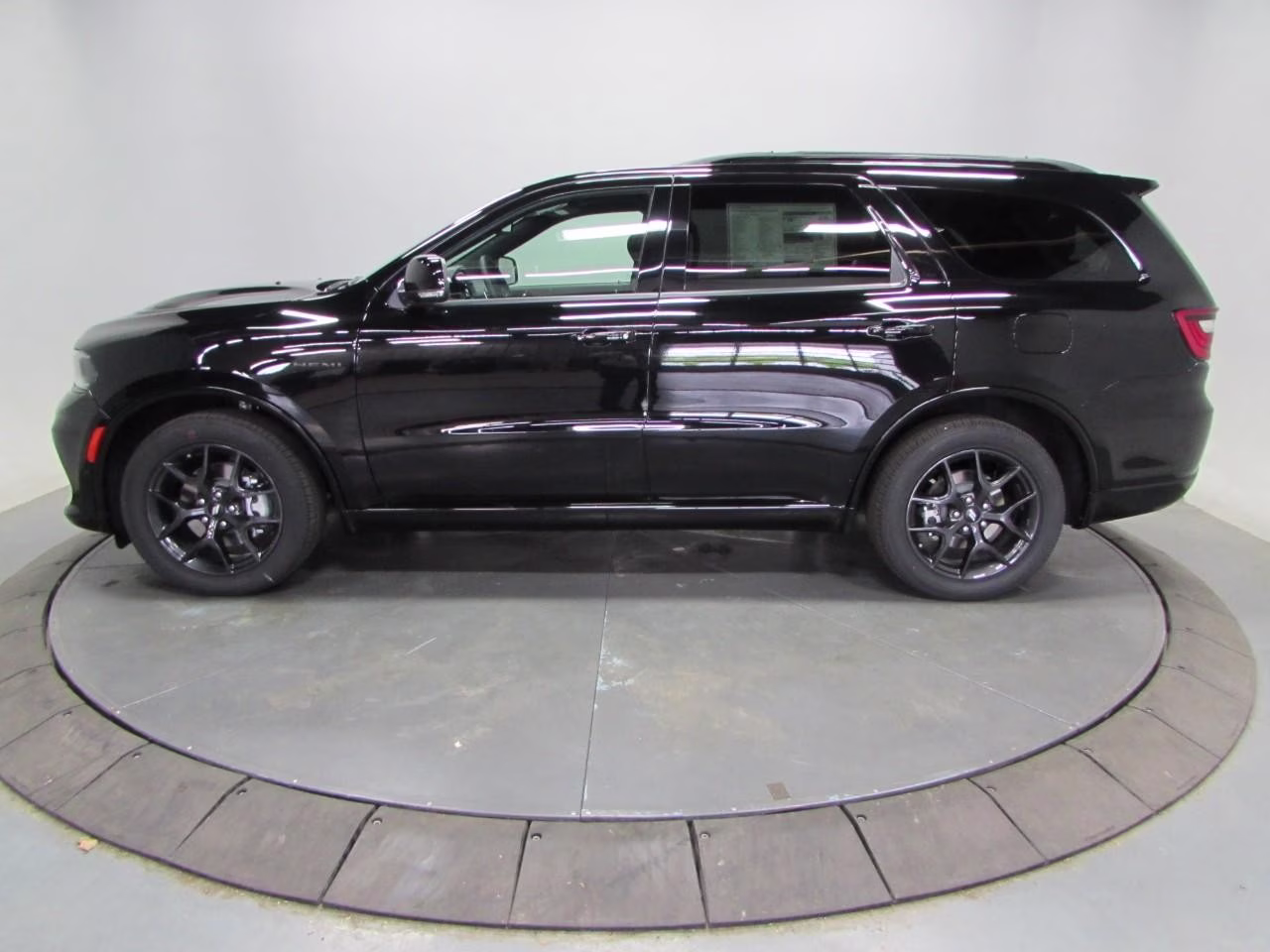 2026 DB Black Clearcoat Dodge Durango GT Plus HEMI V8 AWD SUV