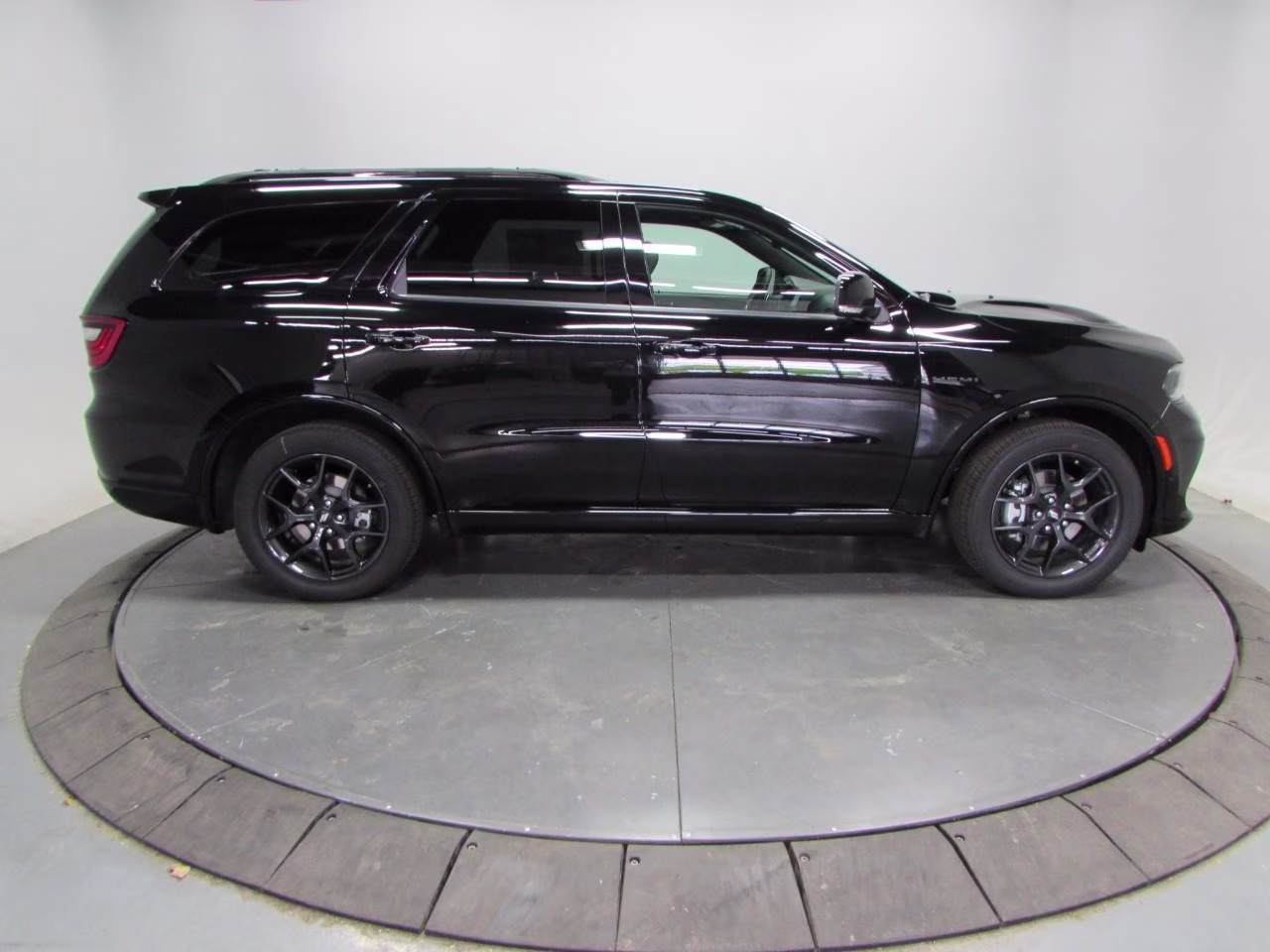 2026 DB Black Clearcoat Dodge Durango GT Plus HEMI V8 AWD SUV