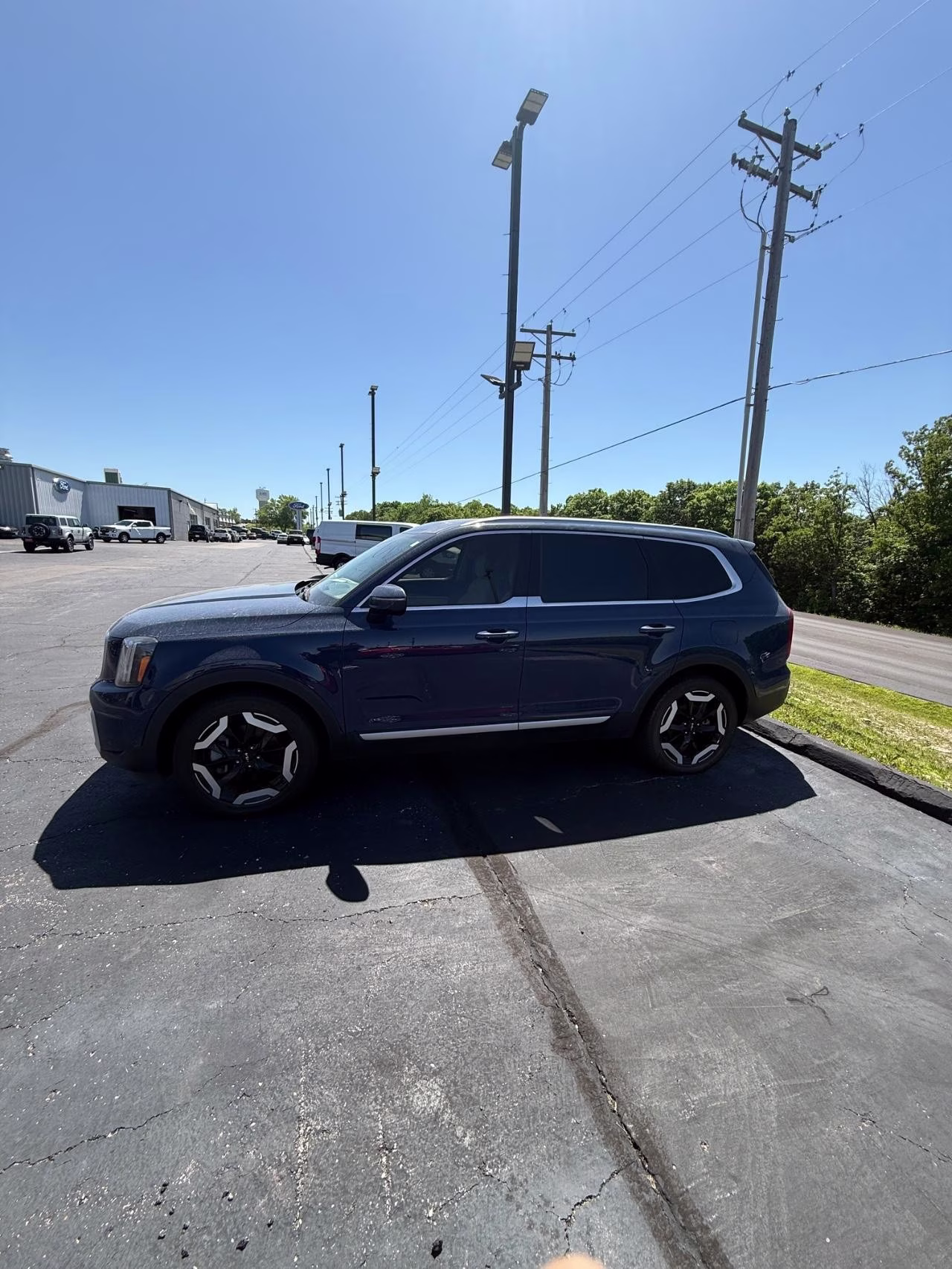 2024 BLUE Kia Telluride S FWD SUV