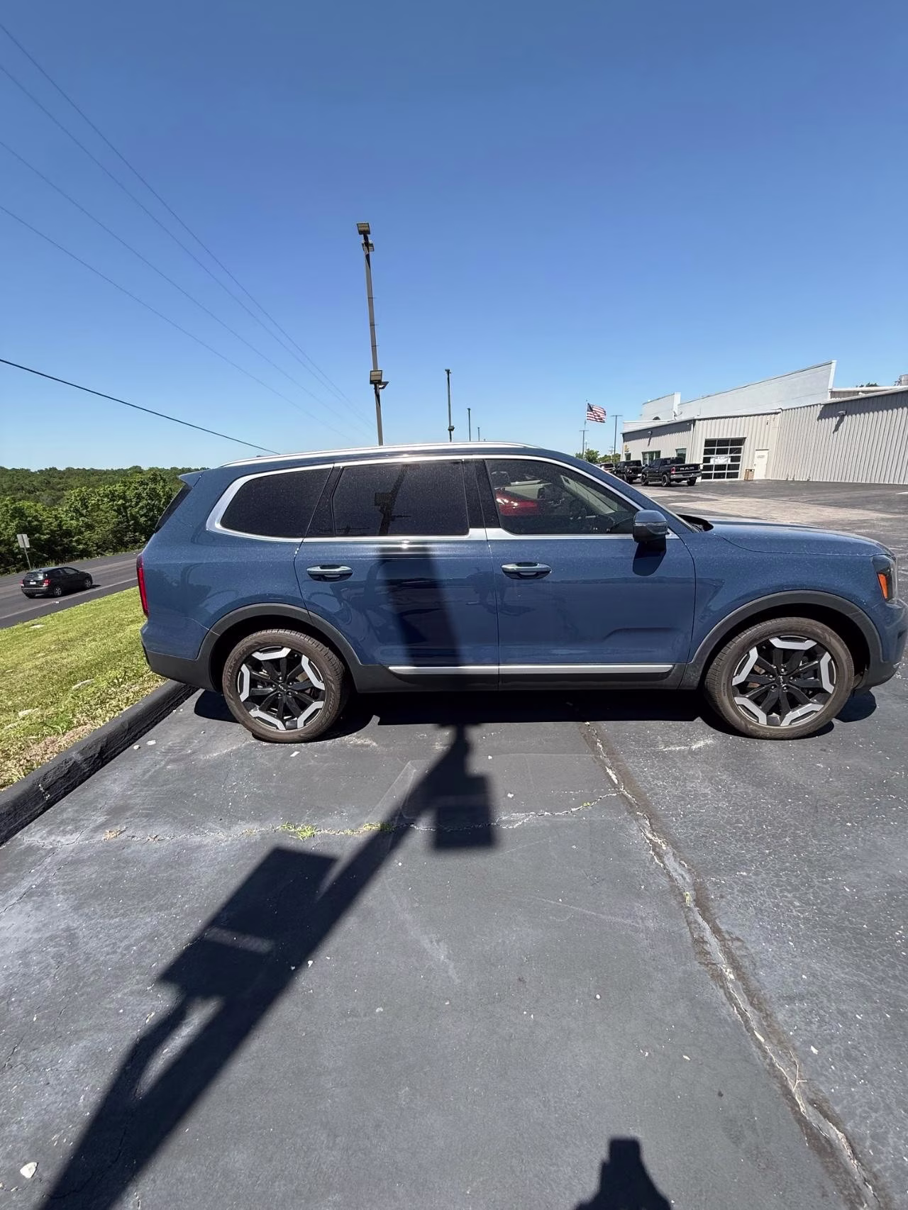 2024 BLUE Kia Telluride S FWD SUV