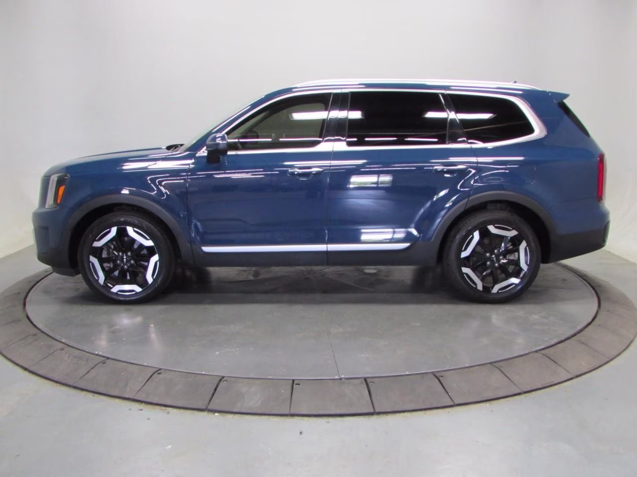 2024 Midnight Lake Blue Kia Telluride S FWD SUV