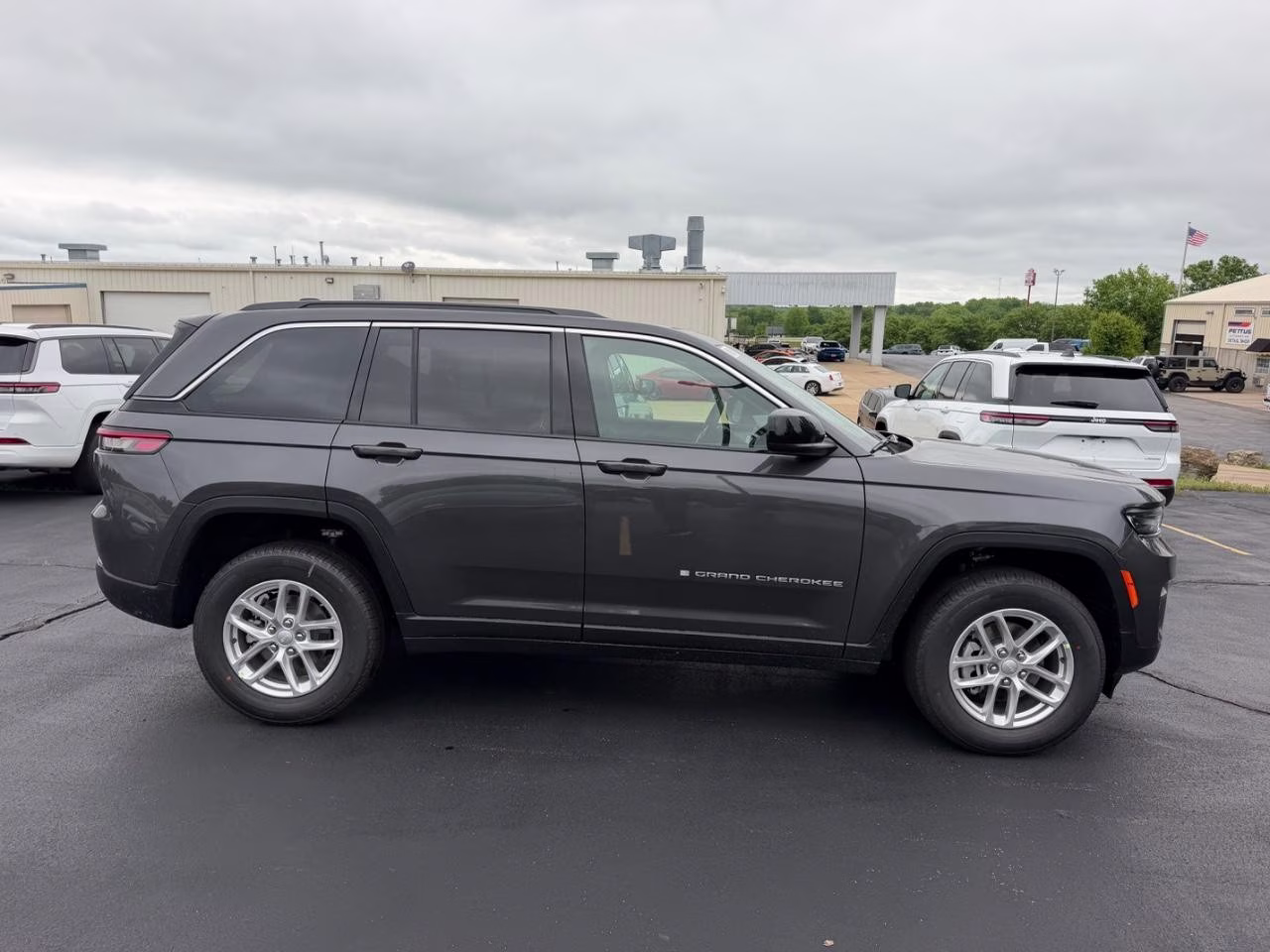 2026 Baltic Gray Metallic Clearcoat Jeep Grand Cherokee Laredo 4X4 SUV