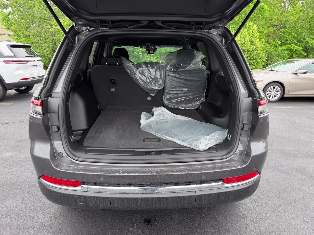 2026 Baltic Gray Metallic Clearcoat Jeep Grand Cherokee Laredo 4X4 SUV
