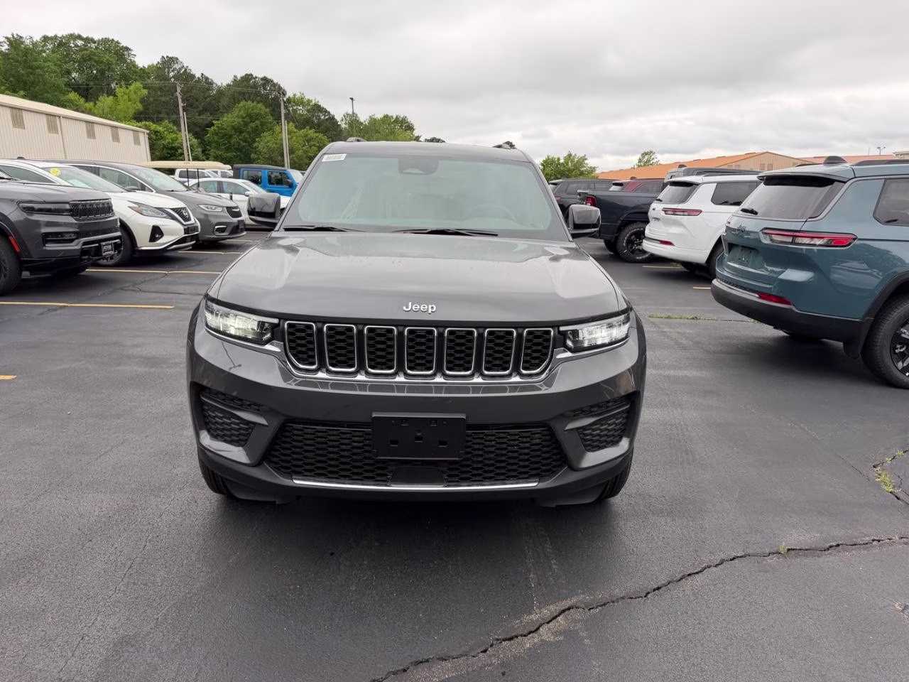 2026 Baltic Gray Metallic Clearcoat Jeep Grand Cherokee Laredo 4X4 SUV