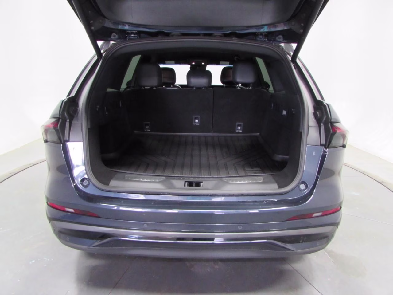 2024 Blue Panther Metallic Clearcoat Lincoln Nautilus Reserve AWD SUV