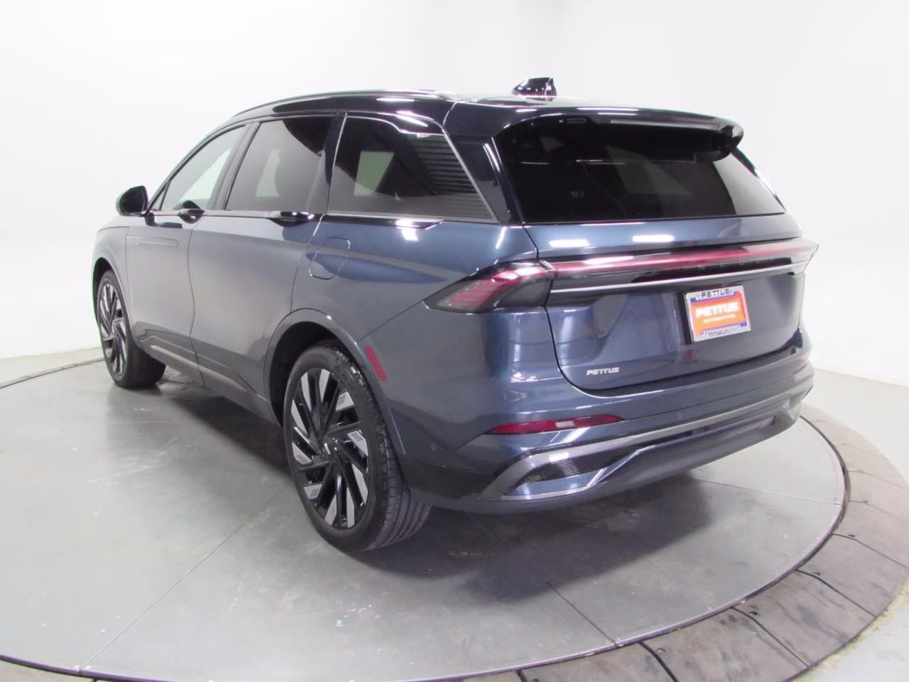 2024 Blue Panther Metallic Clearcoat Lincoln Nautilus Reserve AWD SUV