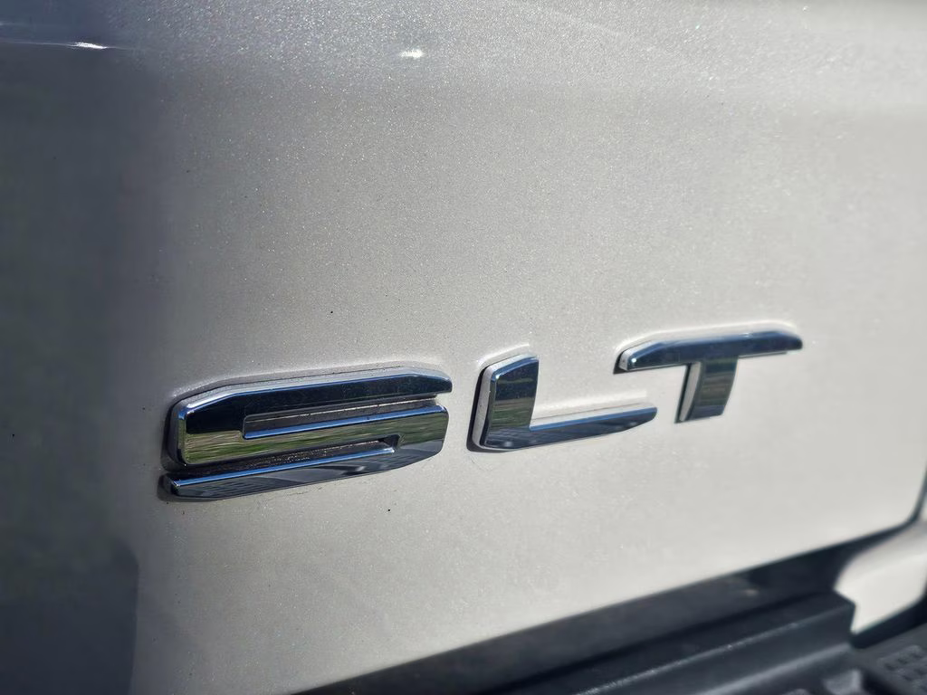 2022 White Frost Tricoat GMC Sierra 1500 SLT 4X4 Truck