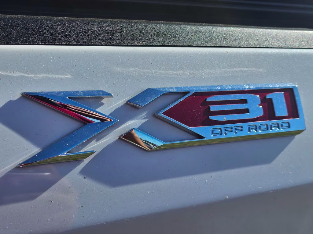 2022 White Frost Tricoat GMC Sierra 1500 SLT 4X4 Truck
