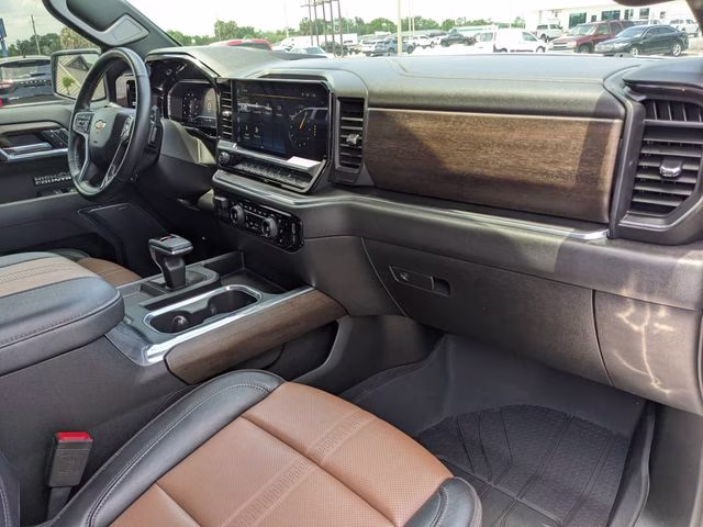 2025 Iridescent Pearl Tricoat Chevrolet Silverado 1500 High Country 4X4 Truck