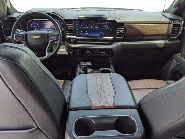 2025 Iridescent Pearl Tricoat Chevrolet Silverado 1500 High Country 4X4 Truck