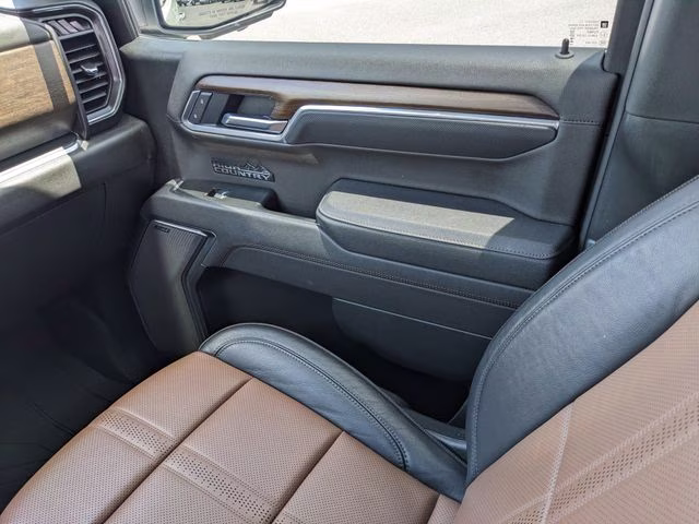 2025 Iridescent Pearl Tricoat Chevrolet Silverado 1500 High Country 4X4 Truck