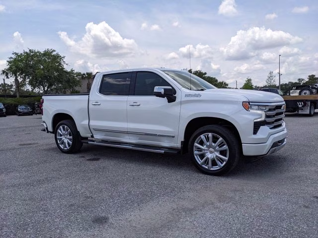 2025 Iridescent Pearl Tricoat Chevrolet Silverado 1500 High Country 4X4 Truck