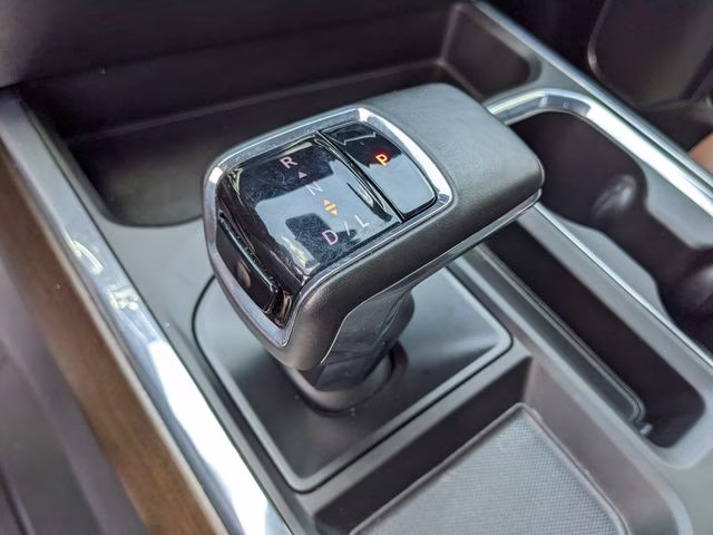 2025 Iridescent Pearl Tricoat Chevrolet Silverado 1500 High Country 4X4 Truck