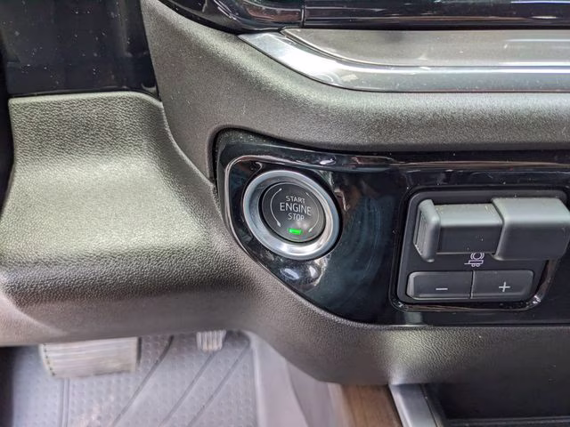 2025 Iridescent Pearl Tricoat Chevrolet Silverado 1500 High Country 4X4 Truck