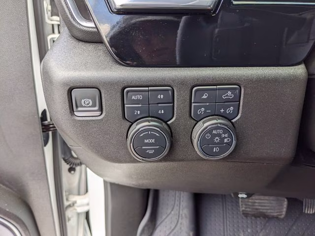2025 Iridescent Pearl Tricoat Chevrolet Silverado 1500 High Country 4X4 Truck