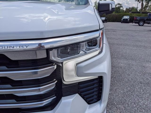 2025 Iridescent Pearl Tricoat Chevrolet Silverado 1500 High Country 4X4 Truck