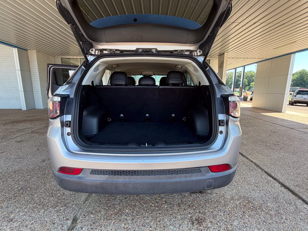 2019 Billet Silver Metallic Clearcoat Jeep Compass Limited FWD SUV