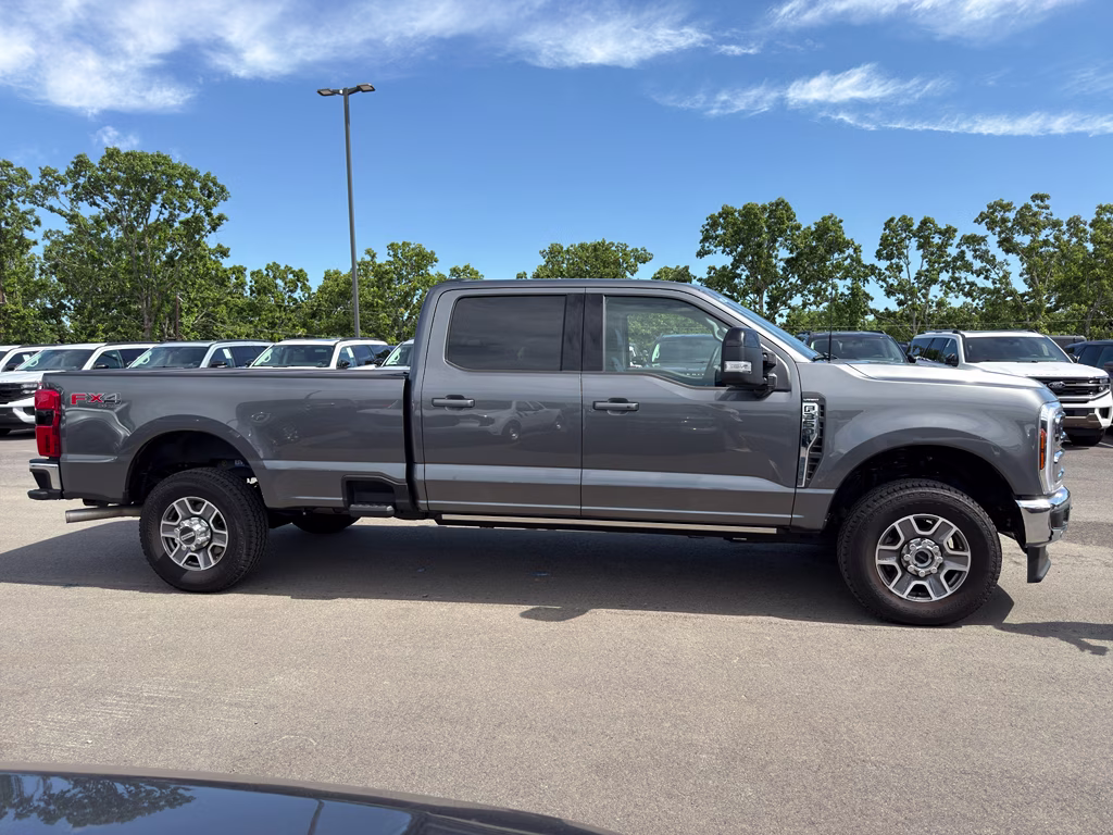 2026 CARBONIZED GRAY Ford Super Duty F-350 SRW LARIAT 4X4 Truck