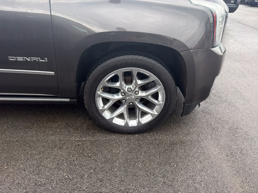 2020 Smokey Quartz Metallic GMC Yukon XL Denali 4X4 SUV
