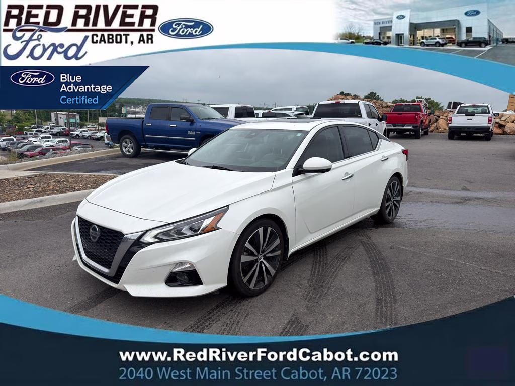 2020 Pearl White Tricoat Nissan Altima 2.5 Platinum FWD Sedan