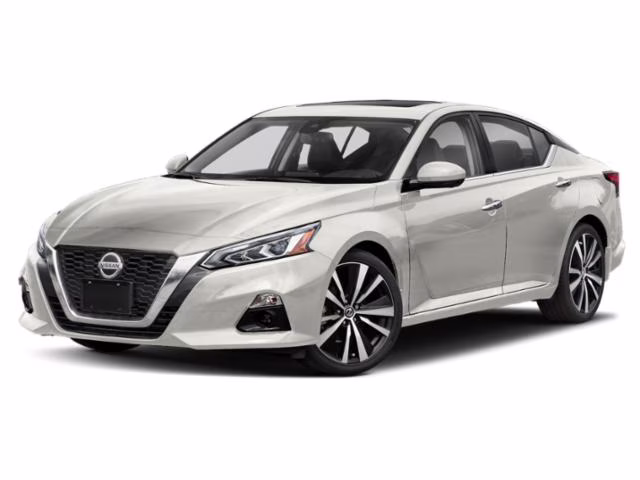2020 White Nissan Altima 2.5 Platinum FWD Sedan