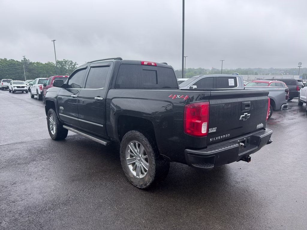 Used 2018 Chevrolet Silverado 1500 High Country with VIN 3GCUKTEJ9JG624746 for sale in Little Rock