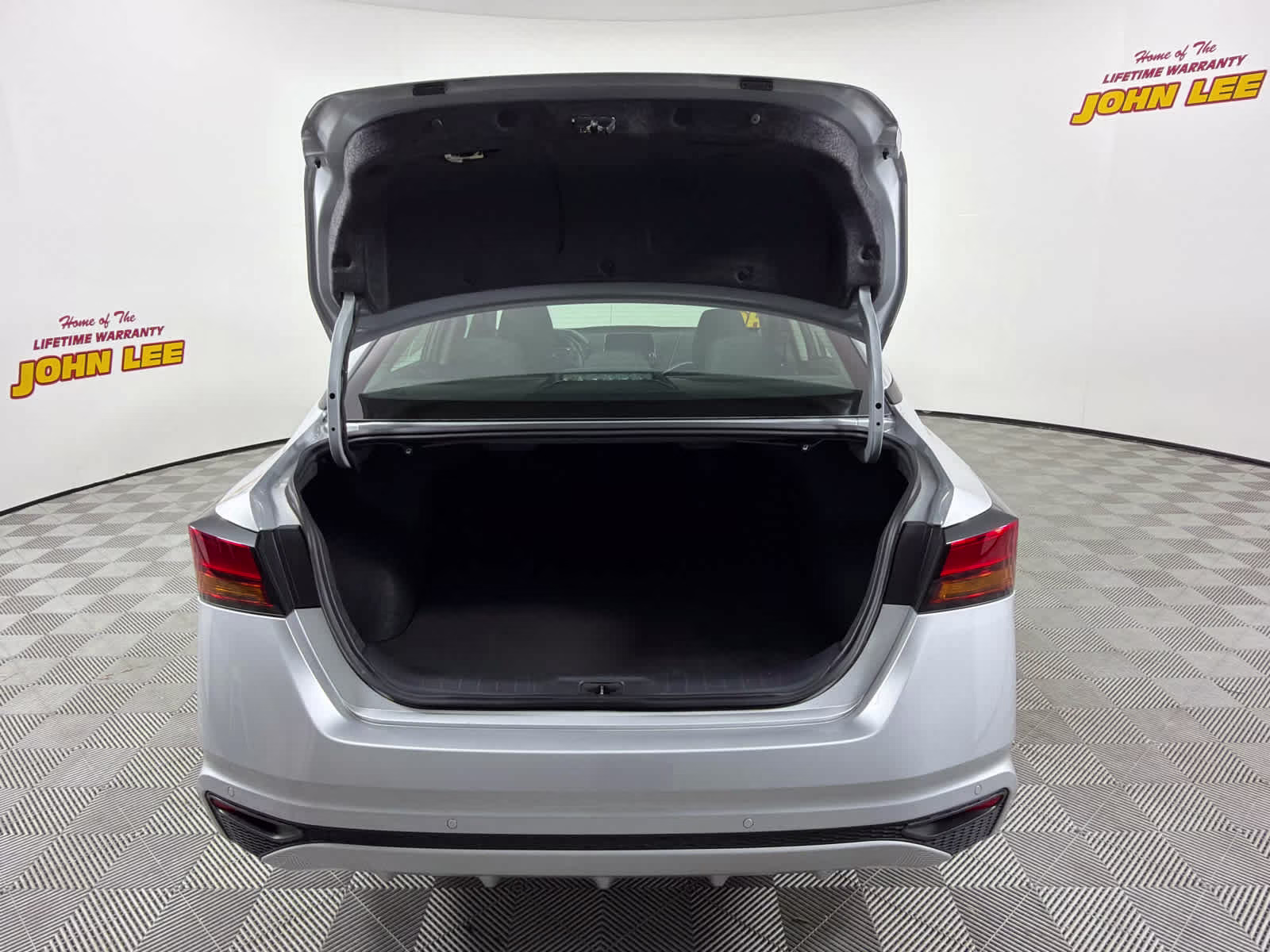 2025 Brilliant Silver Metallic Nissan Altima SV FWD Sedan