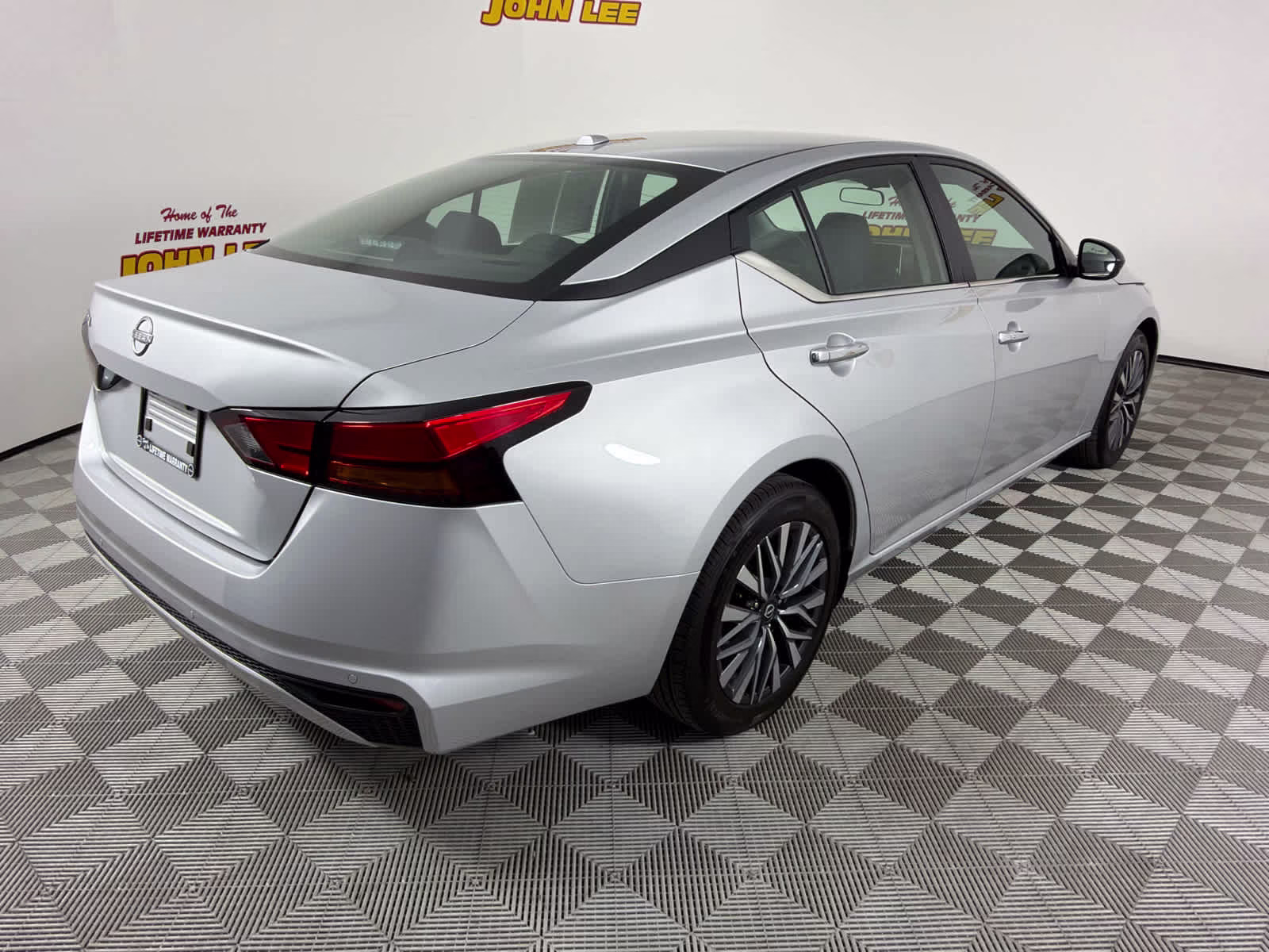 2025 Brilliant Silver Metallic Nissan Altima SV FWD Sedan
