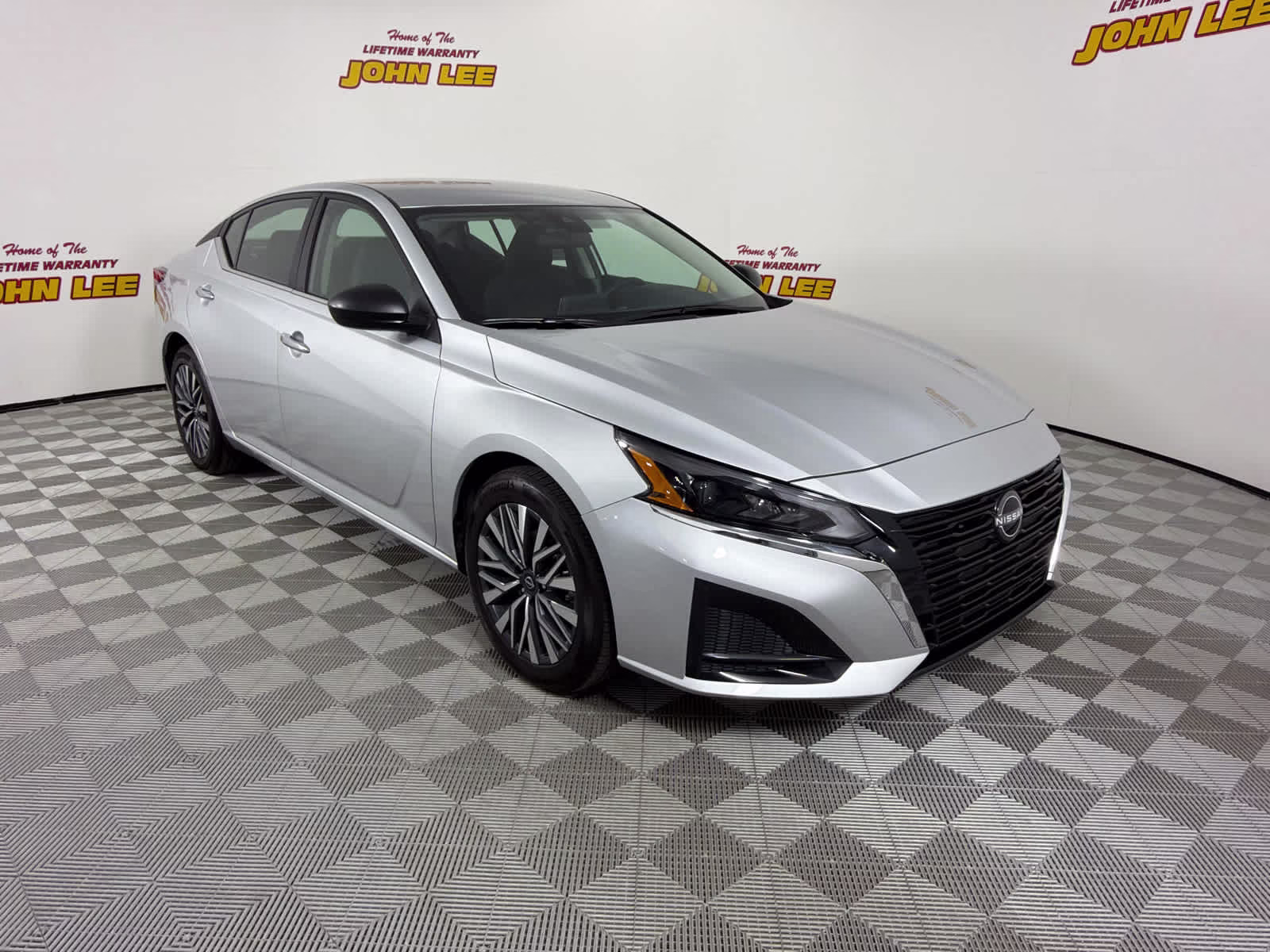 2025 Brilliant Silver Metallic Nissan Altima SV FWD Sedan