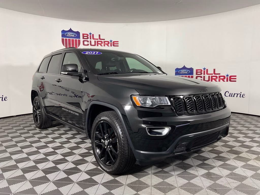 2017 Diamond Black Crystal Pearlcoat Jeep Grand Cherokee Limited 4X4 SUV