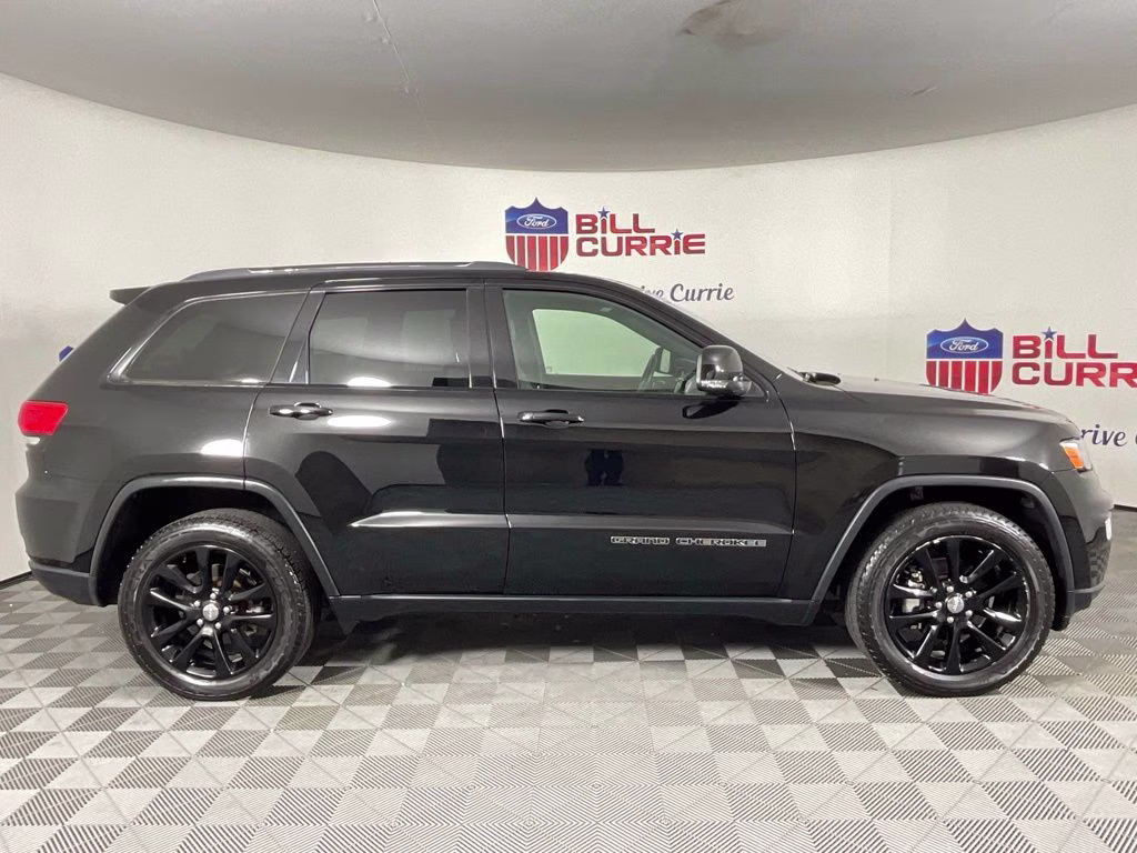 2017 Diamond Black Crystal Pearlcoat Jeep Grand Cherokee Limited 4X4 SUV
