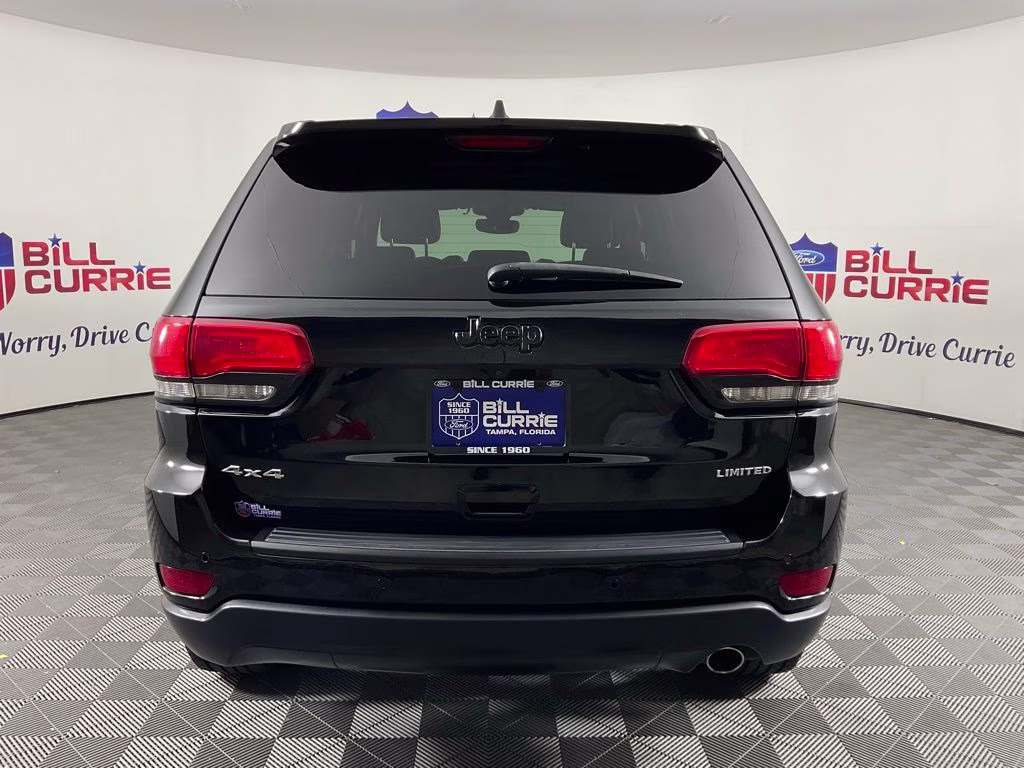 2017 Diamond Black Crystal Pearlcoat Jeep Grand Cherokee Limited 4X4 SUV