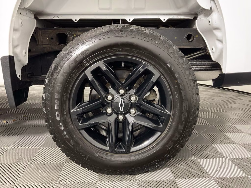 2020 Summit White Chevrolet Silverado 1500 Custom Trail Boss 4X4 Truck