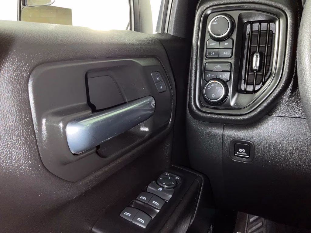 2020 Summit White Chevrolet Silverado 1500 Custom Trail Boss 4X4 Truck