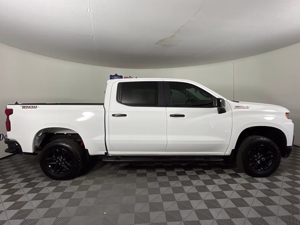 2020 Summit White Chevrolet Silverado 1500 Custom Trail Boss 4X4 Truck