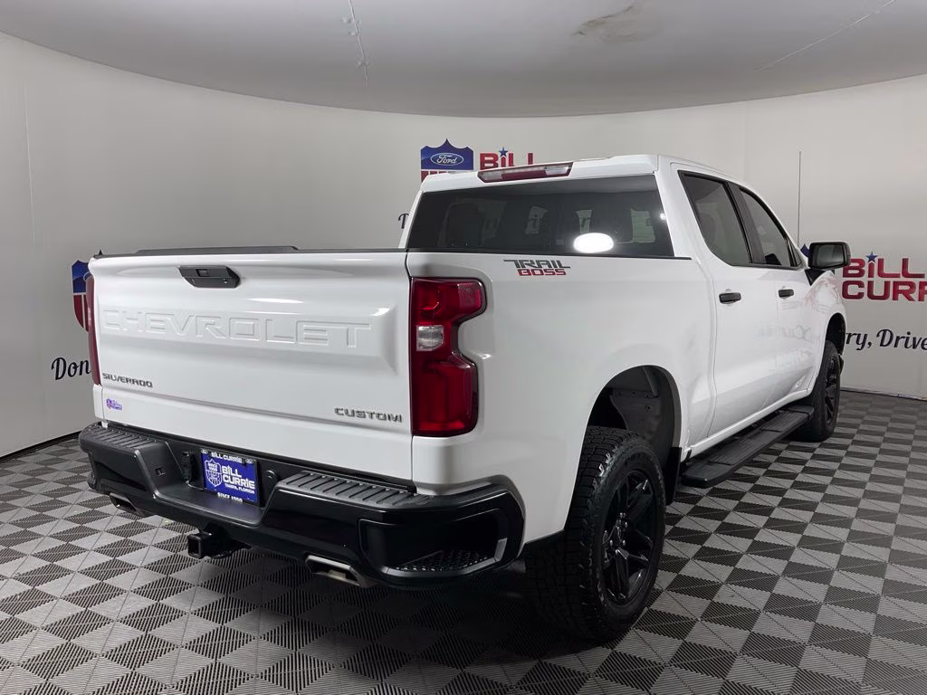 2020 Summit White Chevrolet Silverado 1500 Custom Trail Boss 4X4 Truck