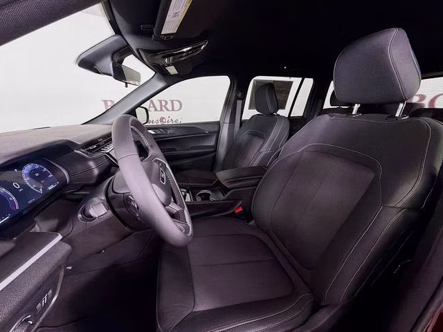 2025 Velvet Jeep Grand Cherokee Laredo 4X4 SUV