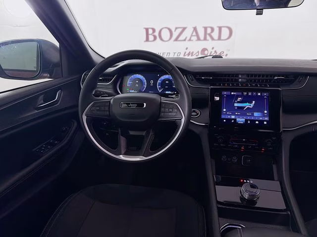 2025 Velvet Jeep Grand Cherokee Laredo 4X4 SUV