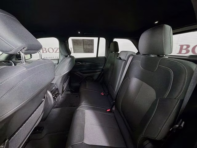 2025 Velvet Jeep Grand Cherokee Laredo 4X4 SUV