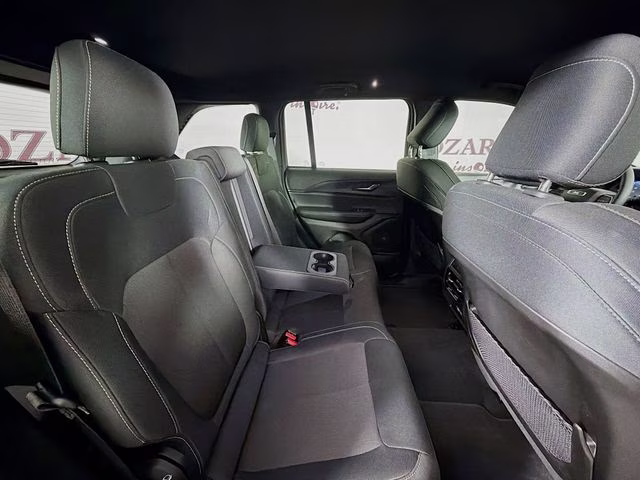 2025 Velvet Jeep Grand Cherokee Laredo 4X4 SUV