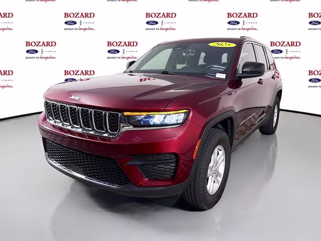 2025 Velvet Jeep Grand Cherokee Laredo 4X4 SUV