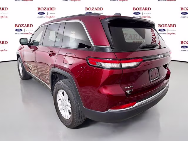 2025 Velvet Jeep Grand Cherokee Laredo 4X4 SUV
