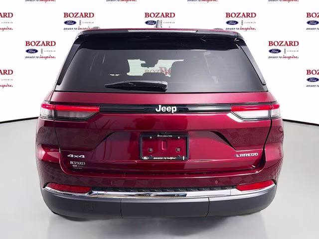 2025 Velvet Jeep Grand Cherokee Laredo 4X4 SUV